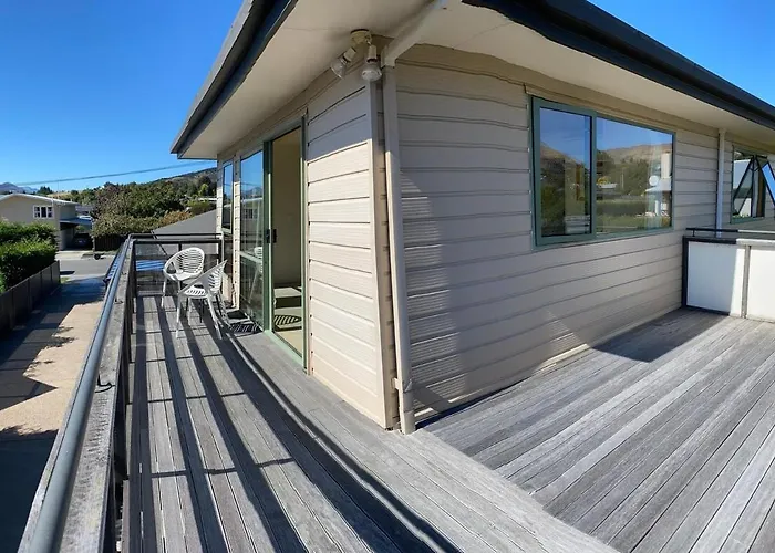 Apartment Cosy With A View & Close To Town *